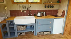 Stowford Railway Carriages - Image 3