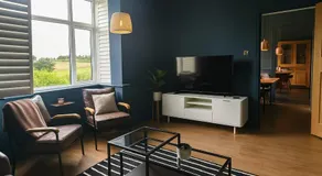 Luxury 4-Bedroom 2 Bathroom Private Vila - Image 2