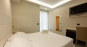 Hotel Twins - Image 1
