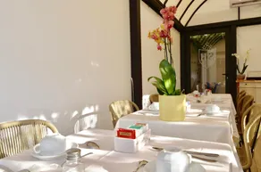 Sourire Hotel - Image 5