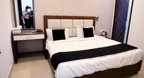 Royal Park Inn - Image 2