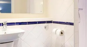 Travelodge Perth A9 - Image 2