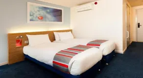 Travelodge Bromborough - Image 4