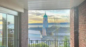 Modern Luxurious Apartment w/ Patio Balcony & View - Image 4