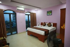 The Jade Dragon hotel - Image 2
