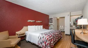Red Roof Inn Detroit - Dearborn/Greenfield Village - Image 5