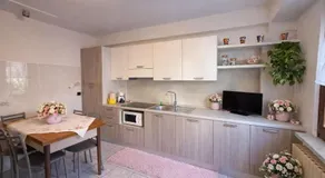 Casa Rosalia cozy holiday apartment by Gardadomsumea - Image 2