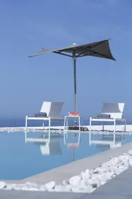 May Seven Suites Hotel - Image 3