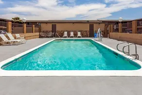 Travelodge Victorville - Image 3