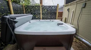 Spacious FIFA 2026 Hub - Secret Speakeasy, Hot Tub - Image 5
