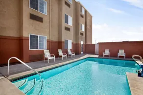 Microtel Inn & Suites Lodi - Image 2