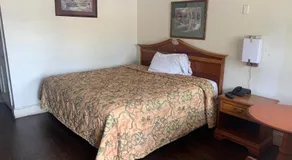 Economy Inn - Image 4