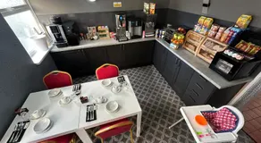 The Villa Hotel - Image 4
