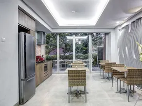 Sampit Residence managed by FLAT06 - Image 2