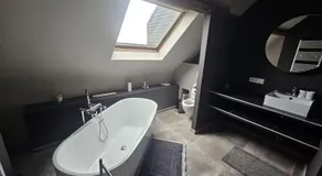 Luxury Triplex Stylish 2BR Apartment in Brussels - Image 2