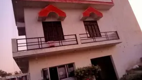 OYO S P Guest House - Image 5