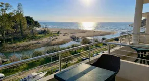 Palmera Beachfront Apartments - Image 3