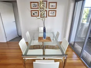 2 Bed North Sydney Self Catering - Image 2