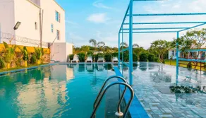 Galaxy Aravali Farm
5 BHK with Pool, City skyline. - Image 3