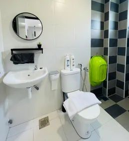 Manhattan 4 Bedrooms 11pax by IWH Suites - Image 2
