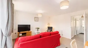 Comfortable 3BR in Grantham, Sleeps 5, Parking & WIFI - Image 2