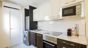 Cuidadosamente decorado apartamento junto al metro - Image 2