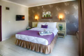 Romance Beach Hotel - Image 2