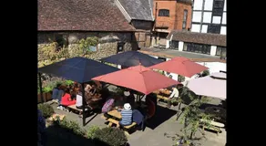 The Bull Hotel - Image 4