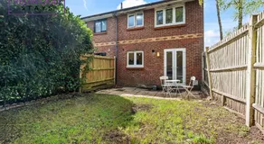 BRAND NEW! Home Near Frimley Hospital, FREE Parking & WiFi By Redwood Stays - Image 5