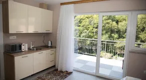 Kovac Riverfront Apartments - Image 3