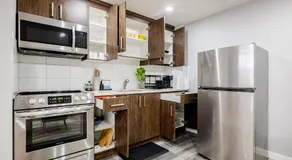 Calgary Views & 1BR - Dedicated Work space & TV - Image 3