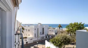 Appartement confortable avec vue mer, Wi-Fi et terrasse. - Image 3