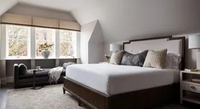 86 State Circle - Luxury Boutique Hotel - Image 2