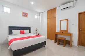 RedDoorz near Exit Toll Moh Toha - Image 2