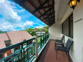 Upgraded - Spacious Cozy Apartment Hotel - Image 5