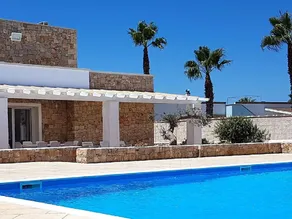 Luxurious Villa with Swimming Pool in Capilungo - Image 4