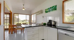 Stradbroke - Central Metung Escape - Image 3