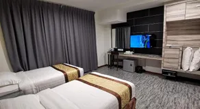 Meriton Inn - Image 2