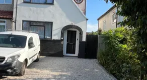 Double Guest Room 40 minutes from Central London - Image 3