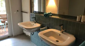 Blaues Zimmer -keine Küche- mit grossem Balkon, Bad ist ein Traum, nur 50 Schritte zum Radweg am Main - Image 4