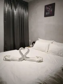 5 Bands Hotel - Image 3