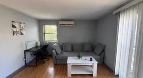 High-end 1BR, 2nd floor, near T, free parking - Image 2