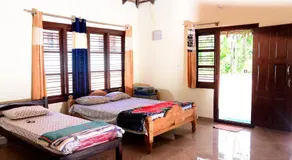 BlueMoon Homestay - Home Food, Estate, Near to Falls and View Points - Image 4