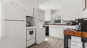 The Salty Dog Pet Friendly Private Yard - Image 3