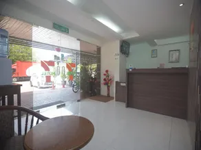 7 Hotel - Image 4