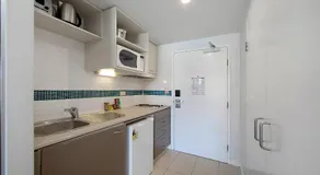 Vista Mare - Beachside Studio With Stunning Views - Image 5