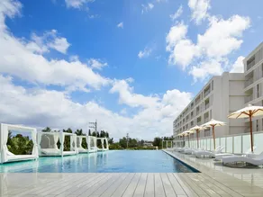 LOISIR Living Suites SERAGAKI - Image 4