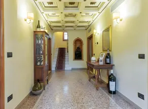 Villa Luccon Mirano • Elegant Double/Twin Room 1 - Image 4
