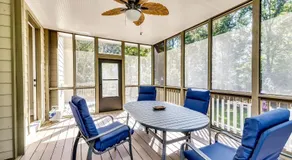 6BD 5 5B Brookhaven Sleeps 12 Big Yard w Pool Gate - Image 5