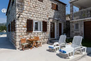 Apartments Lovorna - Image 2